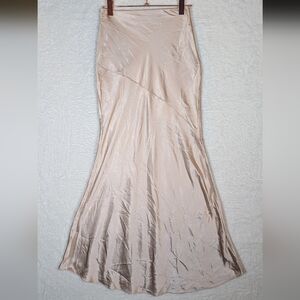 223.NWT Aqua Cream‎ Maxi Satin Skirt (Issue) Reflecting The Price , See Photo